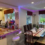 New-Built En-Suit Room With Large Tv Power Shower