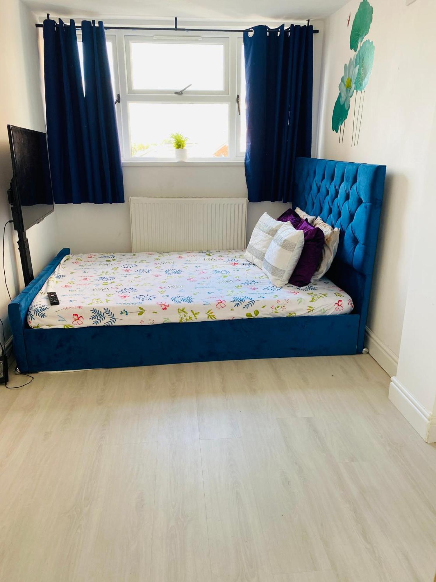 Homestay New-built En-suit With Large Tv Power Shower